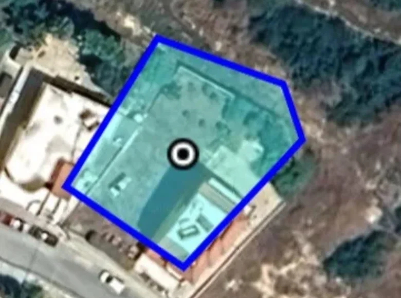 Atterrir  Demos Agiou Athanasiou, Chypre