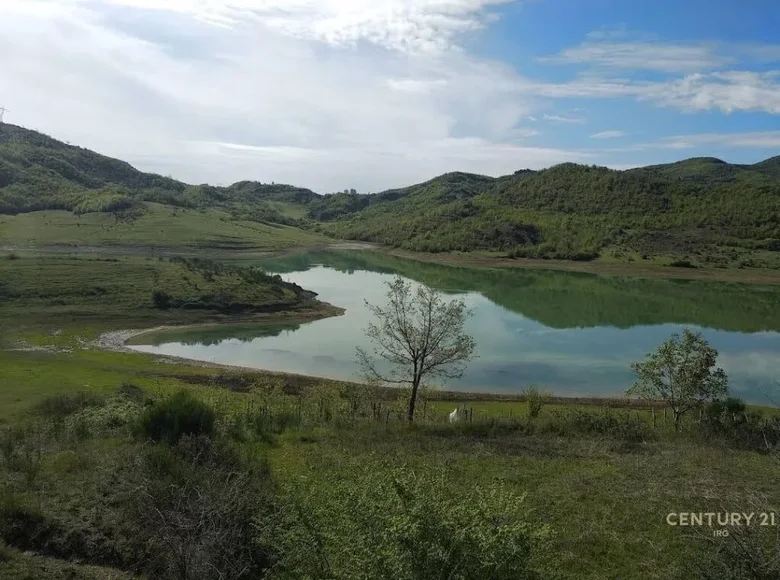 Atterrir 1 634 m² Kashar, Albanie