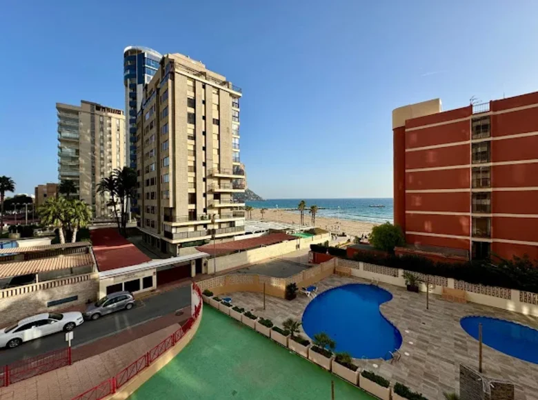 Mieszkanie 2 pokoi 75 m² Calp, Hiszpania