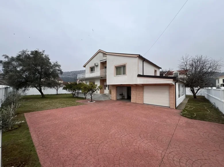 Dom  Podgorica, Czarnogóra