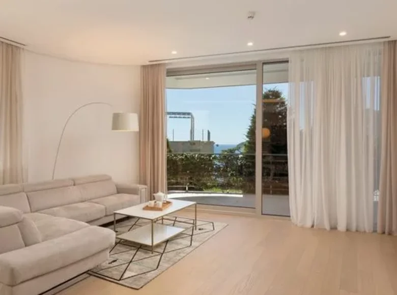 Mieszkanie 2 pokoi 133 m² Budva, Czarnogóra