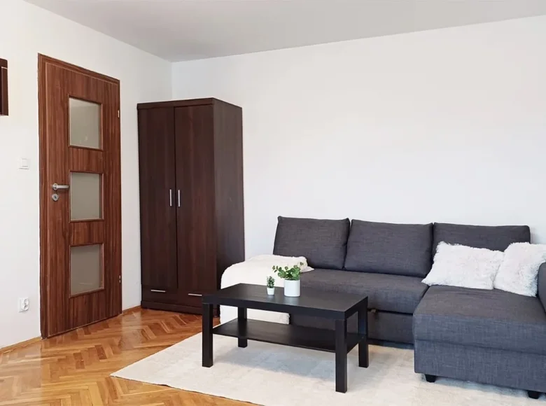 2 room apartment 42 m² in Warsaw, Poland