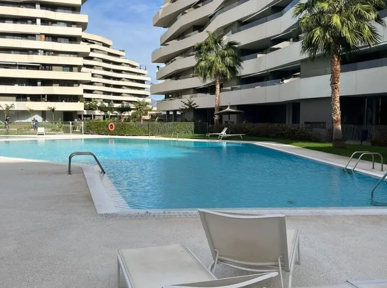 Mieszkanie 2 pokoi 100 m² Alicante, Hiszpania