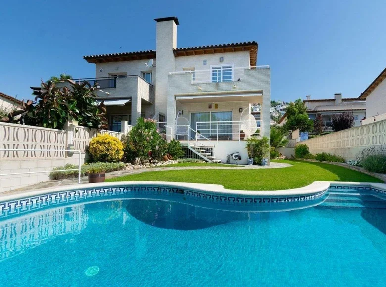 Adosado 4 habitaciones 289 m² Sitges, Španjolska