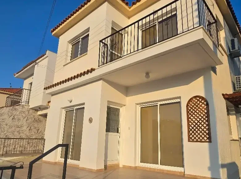 Willa 5 pokojów  w Oroklini, Cypr