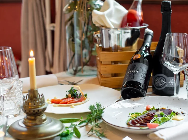 Boutique hotel with a soul and an excellent restaurant with a tenant, region: Dolenjska