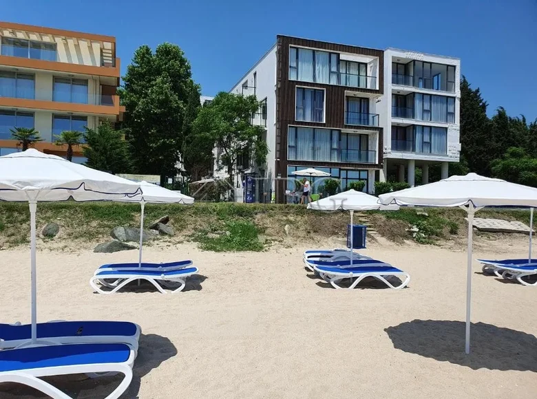 Mieszkanie 3 pokoi 105 m² Rawda, Bułgaria