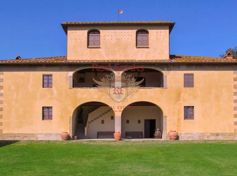 Коммерческое помещение 870 м² Ареццо, Италия