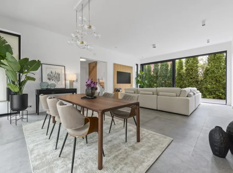 6 room house 390 m² Warsaw, Poland