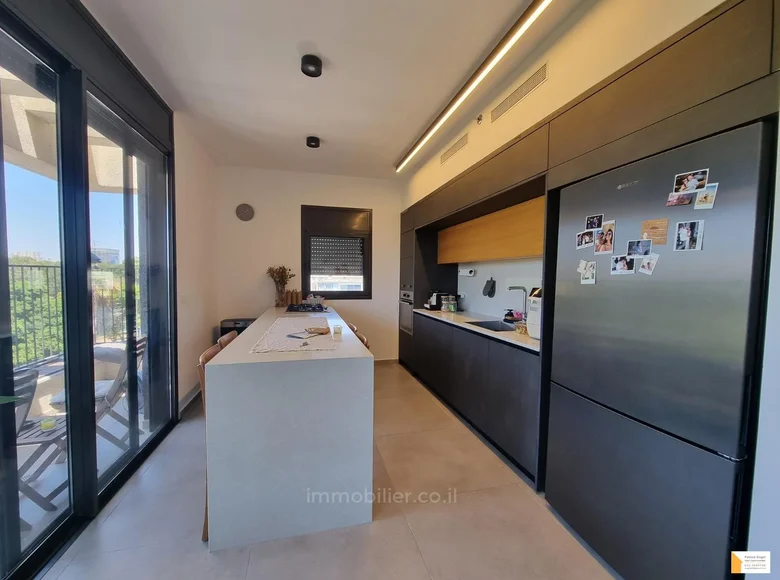 Mieszkanie 3 pokoi 99 m² Tel-Awiw, Izrael