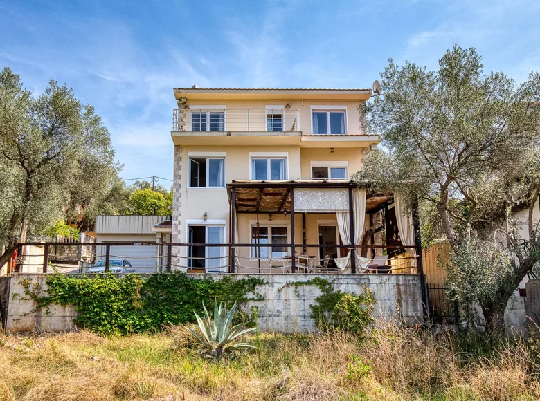 5 bedroom apartment 262 m² Herceg Novi, Montenegro