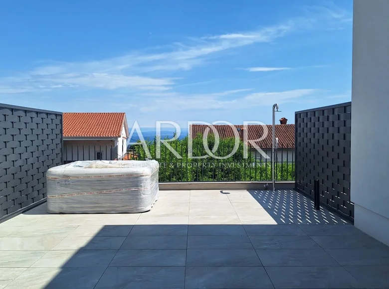 3 bedroom apartment 171 m² Pobri, Croatia