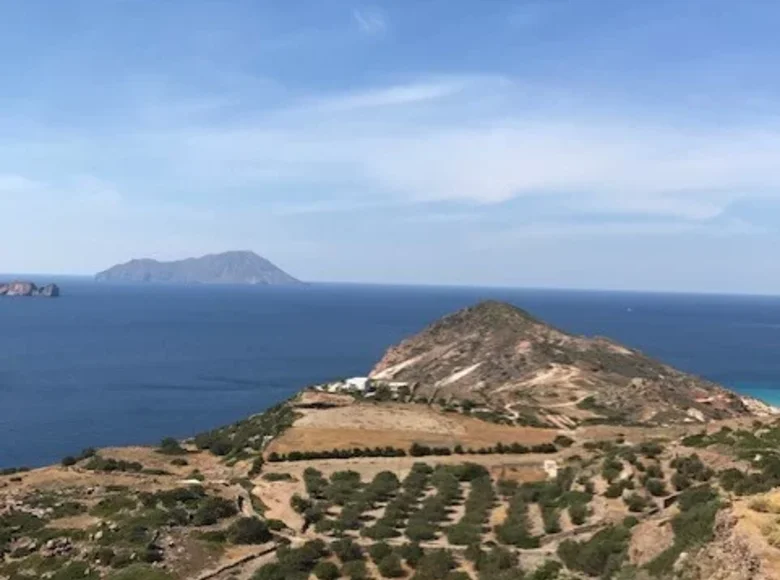 Land 1 room  Plaka, Greece