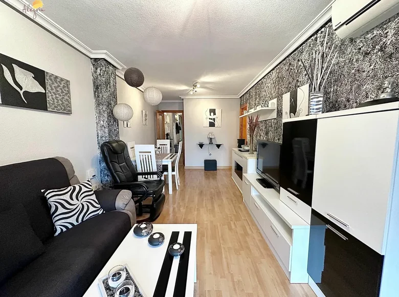 Penthouse 3 pokoi 91 m² Torrevieja, Hiszpania