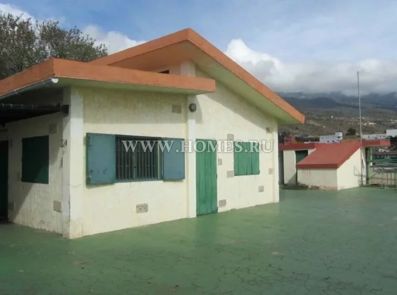 Commercial property  in Helechosa de los Montes, Spain
