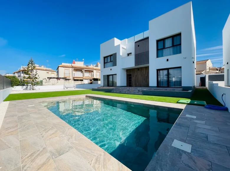 villa de 5 dormitorios 368 m² Torrevieja, Španjolska