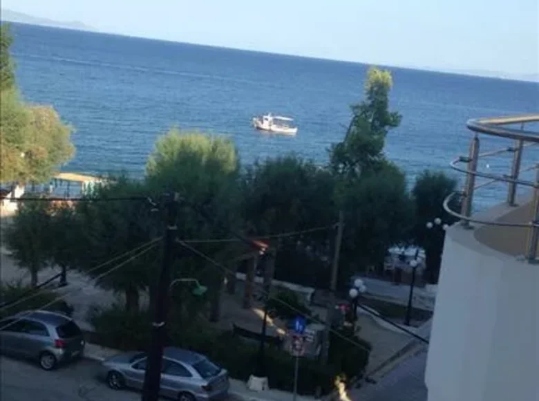 Mieszkanie 2 pokoi 65 m² Loutraki Perachora Agioi Theodoroi Municipality, Grecja