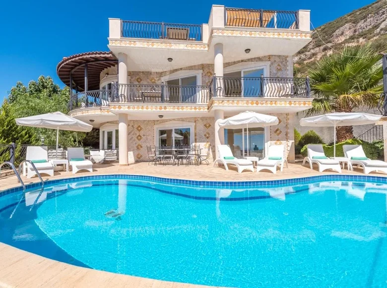 5-Schlafzimmer-Villa 250 m² Kalkan, Türkei