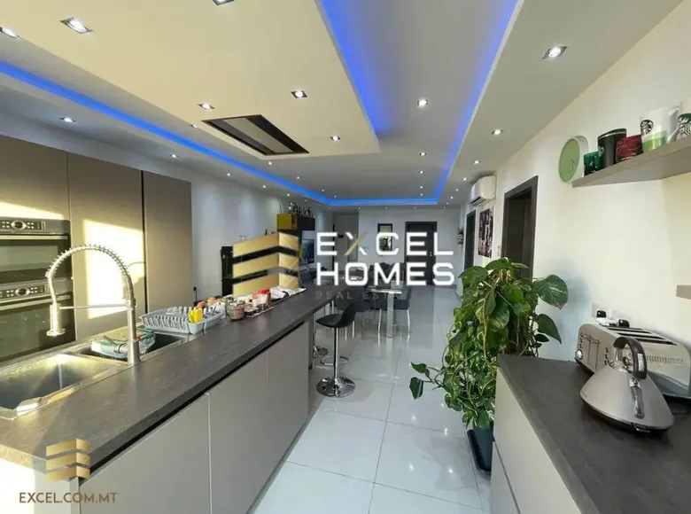 Mieszkanie 3 pokoi  Luqa, Malta