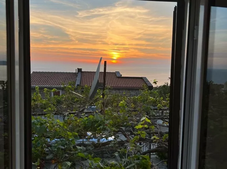 Haus 2 Schlafzimmer  Rijeka Rezevici, Montenegro