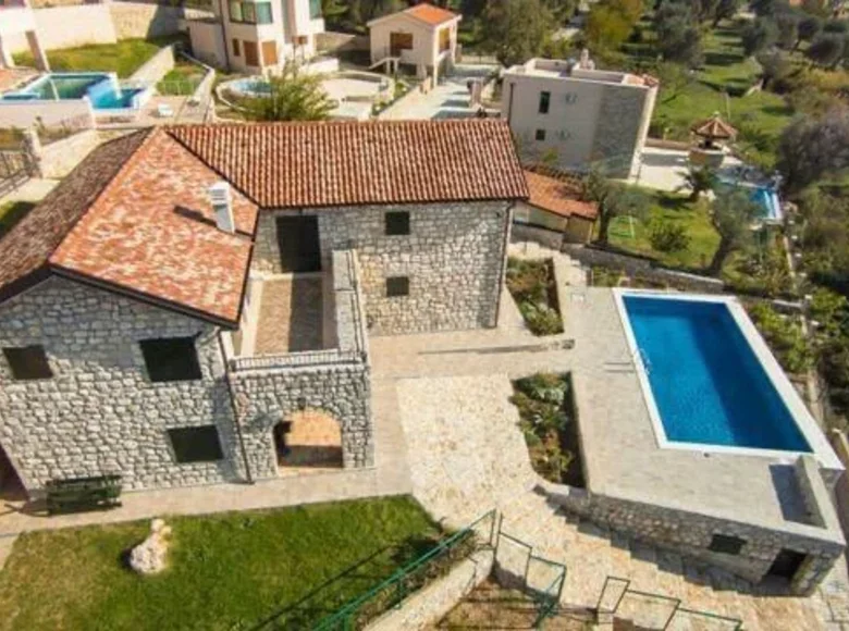 4 bedroom apartment 300 m² Montenegro, Montenegro