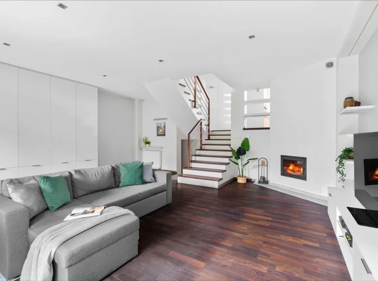 Propiedad comercial 178 m² en Varsovia, Polonia