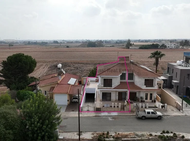Villa de 4 dormitorios 191 m² Strovolos, Chipre