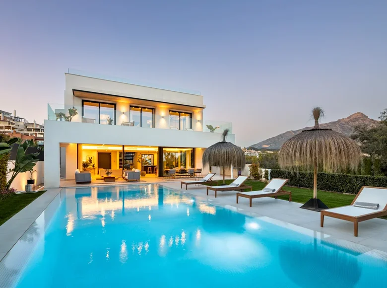 5 bedroom villa 404 m² San Pedro Alcantara, Spain