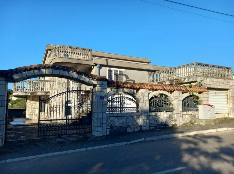 7 bedroom house 300 m² Bar, Montenegro