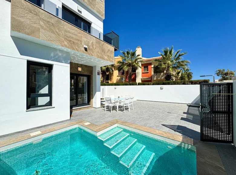 Willa 3 pokoi 106 m² Torrevieja, Hiszpania