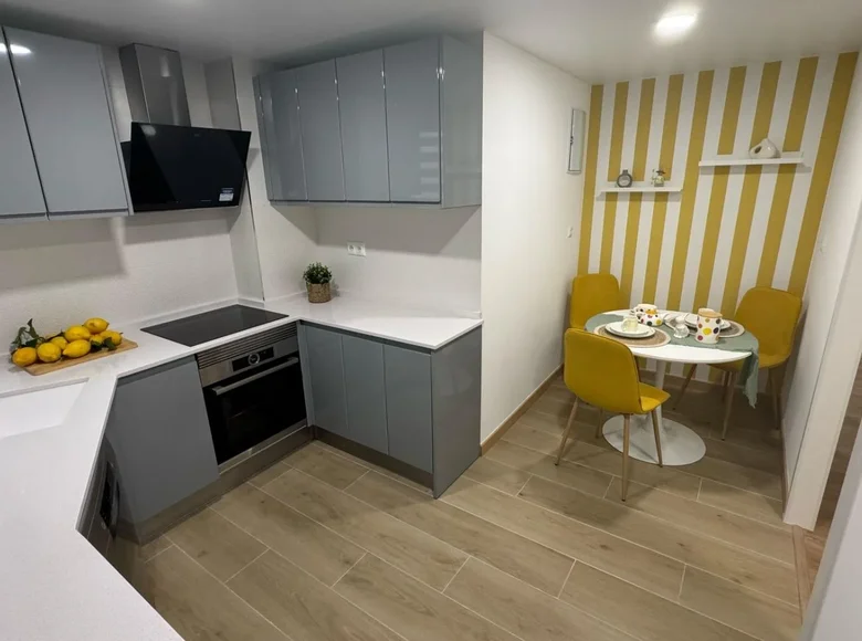 3 bedroom apartment  Alicante, Spain