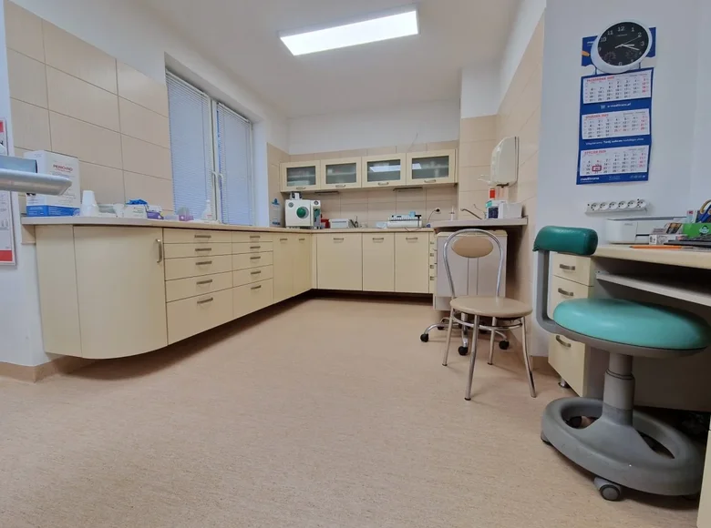 Gewerbefläche 2 zimmer 45 m² in Otwock, Polen