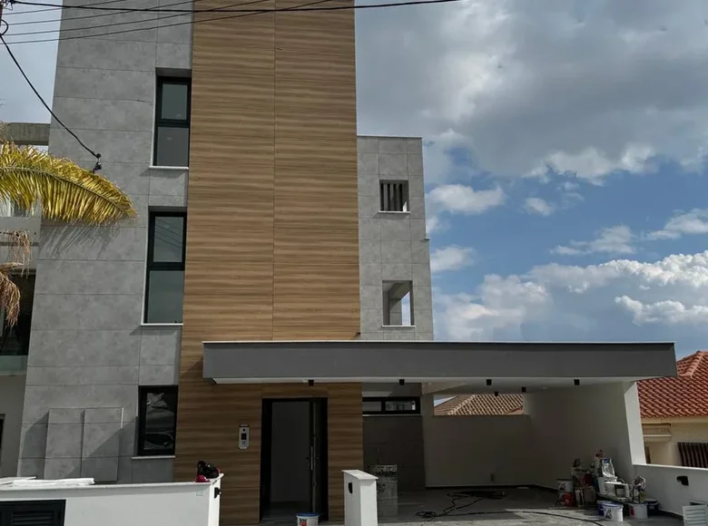 4 bedroom apartment  Demos Agiou Athanasiou, Cyprus