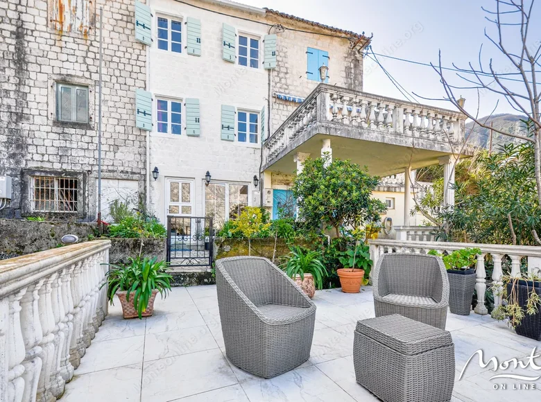 Villa 2 chambres 120 m² Prcanj, Monténégro