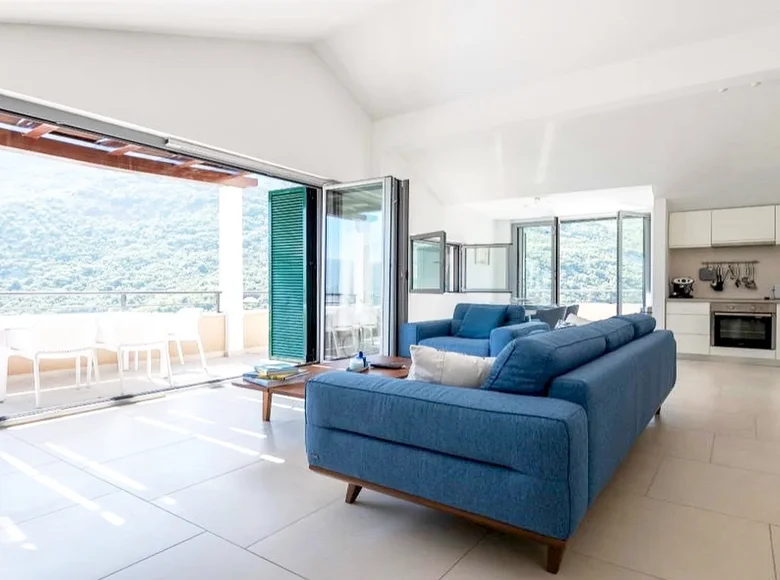 Attique 2 chambres 90 m² Morinj, Monténégro