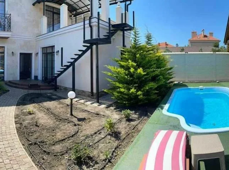 4 room house 260 m² Lymanka, Ukraine