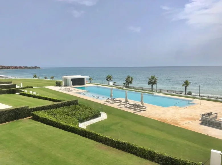 Wohnung 4 Schlafzimmer 429 m² Estepona, Spanien