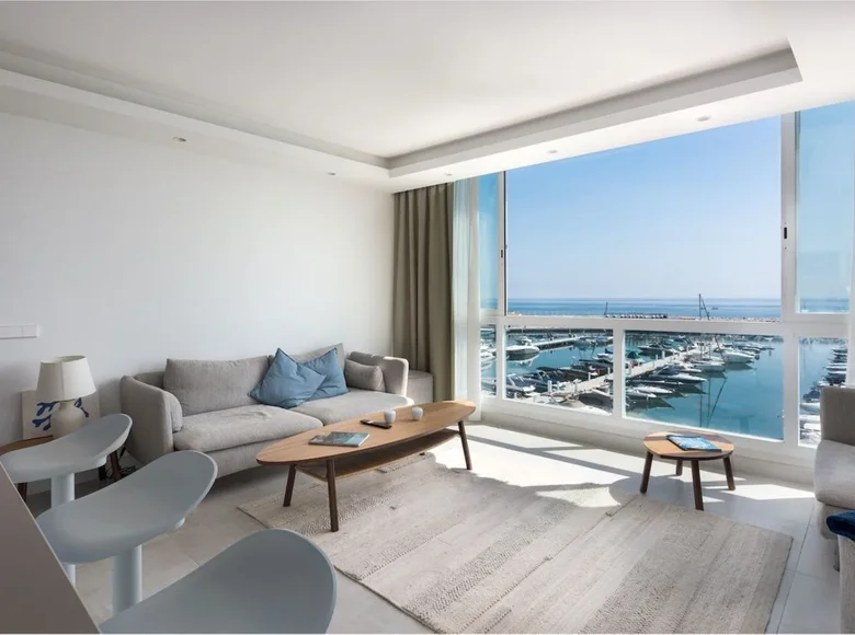 Mieszkanie 2 pokoi 80 m² Marbella, Hiszpania