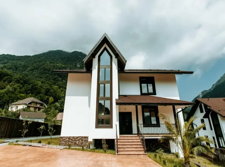 Cottage 417 m² town district of Sochi, Russia