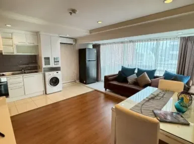 2 bedroom condo 100 m² Bangkok, Thailand
