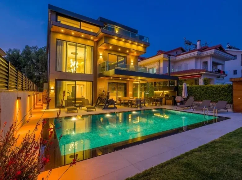 Дом 6 спален 360 м² Akarca, Турция