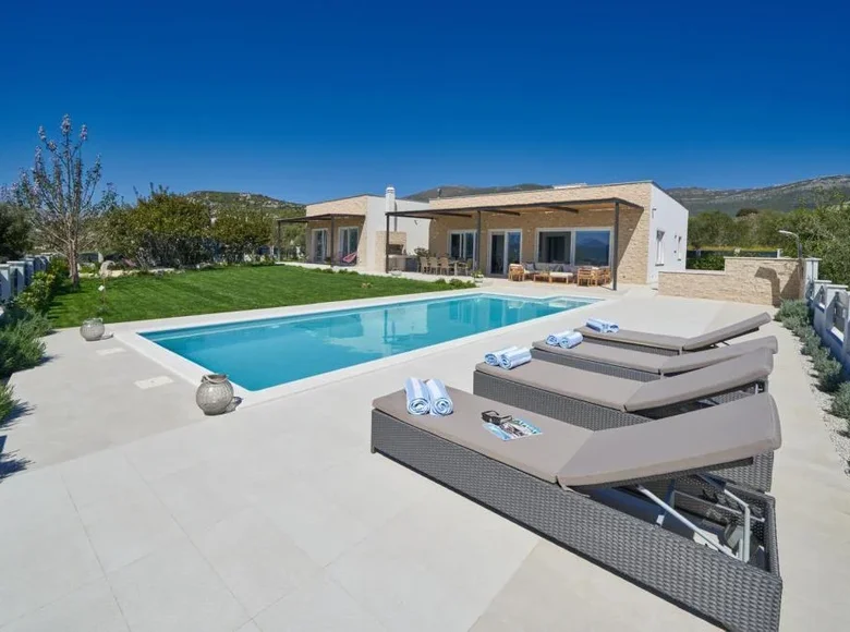 4 bedroom Villa 180 m² Grad Split, Croatia