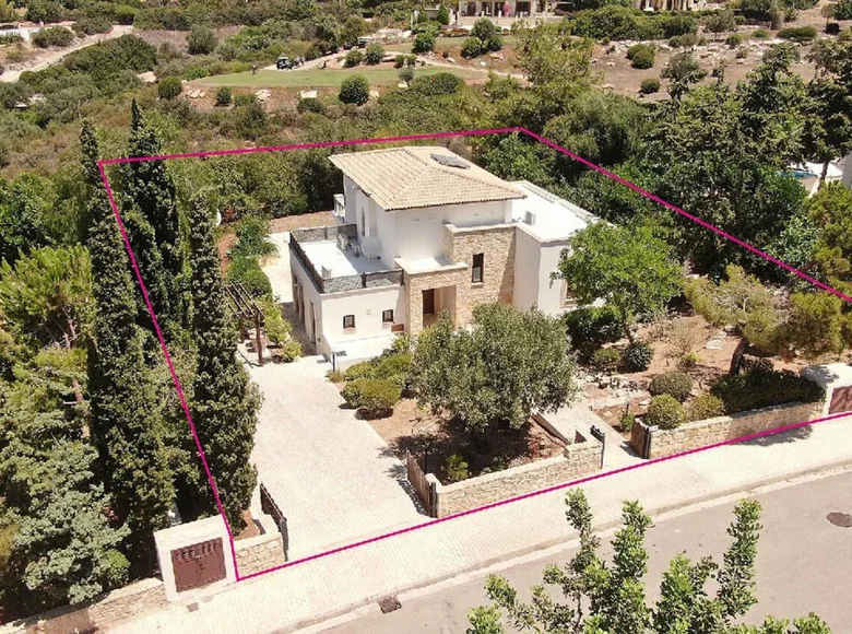 Villa de 4 dormitorios 245 m² Kamares, Chipre