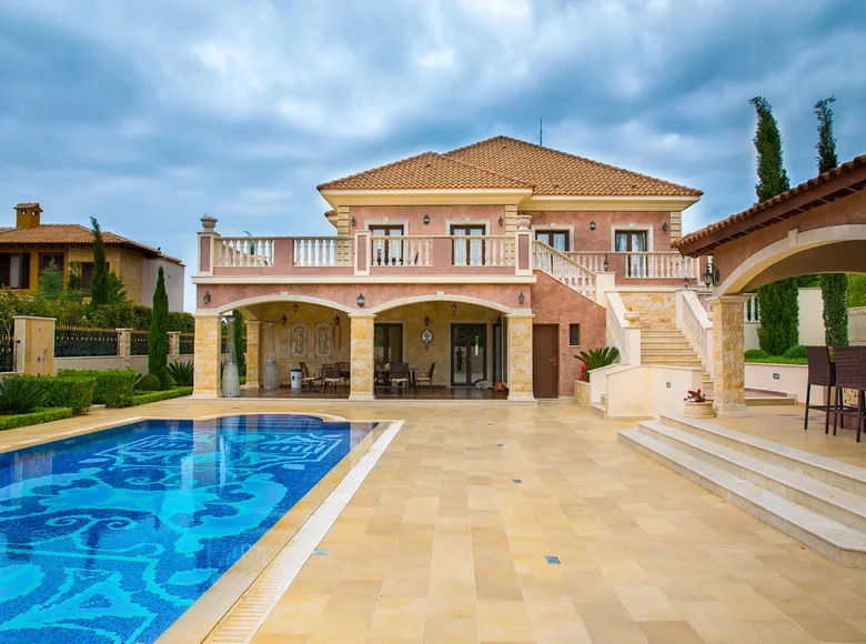 6-Schlafzimmer-Villa 680 m² Kamares, Zypern