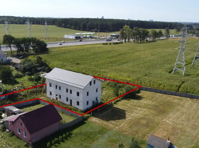 Cottage 404 m² Cnianka, Belarus