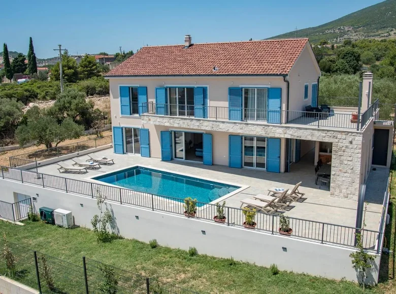 4 bedroom Villa 277 m² Grad Split, Croatia