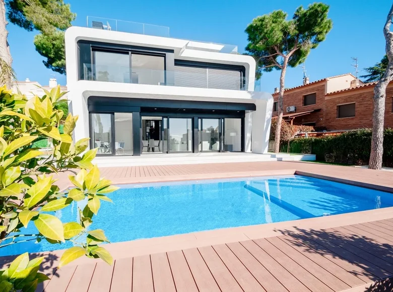 4 room house 374 m² in s'Agaró, Spain
