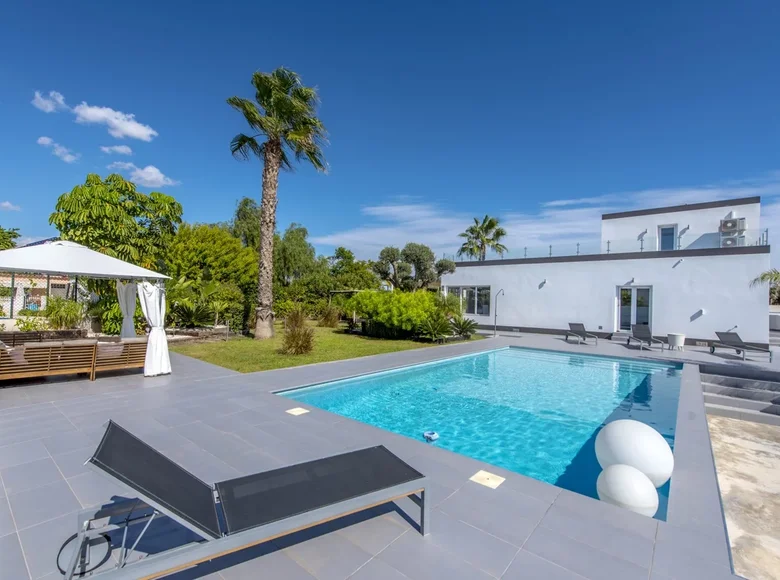 3-Schlafzimmer-Villa 195 m² Abadin, Spanien