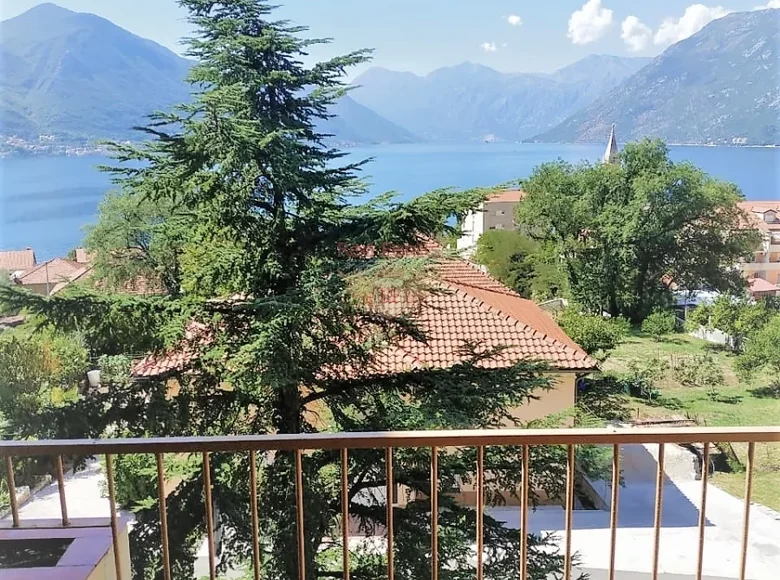 Wohnung 2 Schlafzimmer 74 m² Gemeinde Kotor, Montenegro