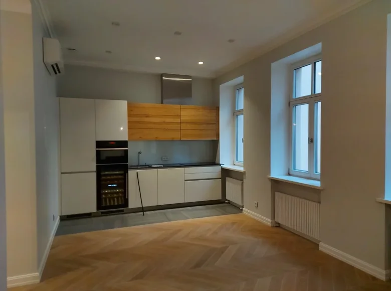 Mieszkanie 2 pokoi 61 m² Ryga, Łotwa